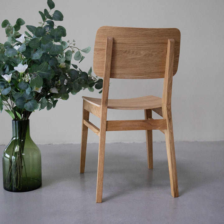 Conjunto de 2 ou 4 cadeiras de jantar em madeira de carvalho KODAMA | VESKOR