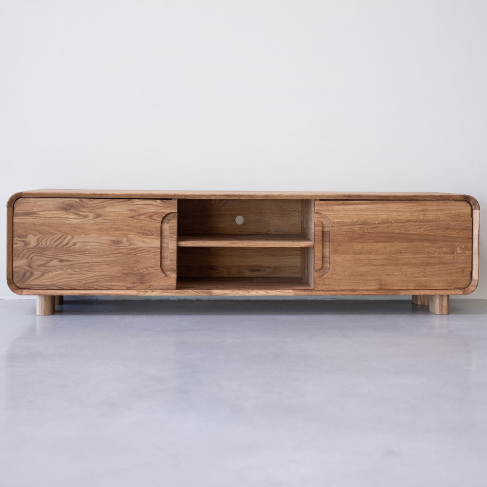 Armário para televisão VESKOR Deo em madeira de carvalho maciço Mobiliário nórdico moderno
