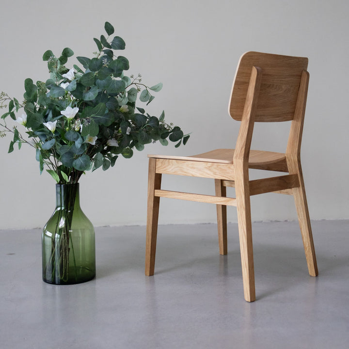Conjunto de 2 ou 4 cadeiras de jantar em madeira de carvalho KODAMA | VESKOR