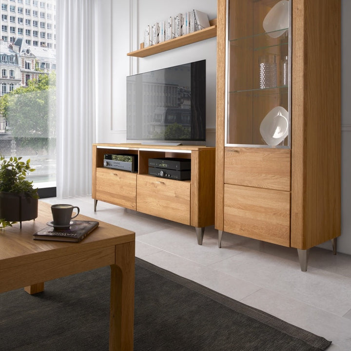 Móveis VESKOR em carvalho maciço da coleção Latina. Móveis nórdicos com um design moderno