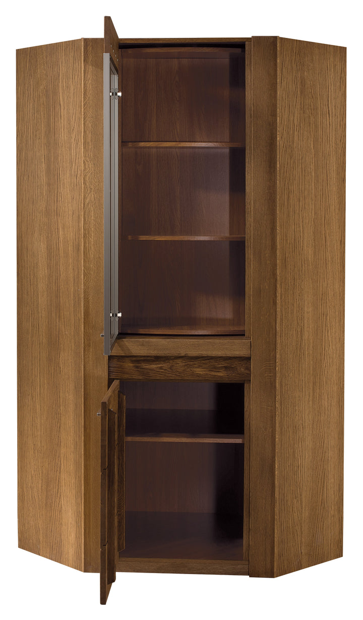 Vitrina VESKOR em carvalho maciço da colecção Velvet. Mobiliário nórdico com um design moderno.