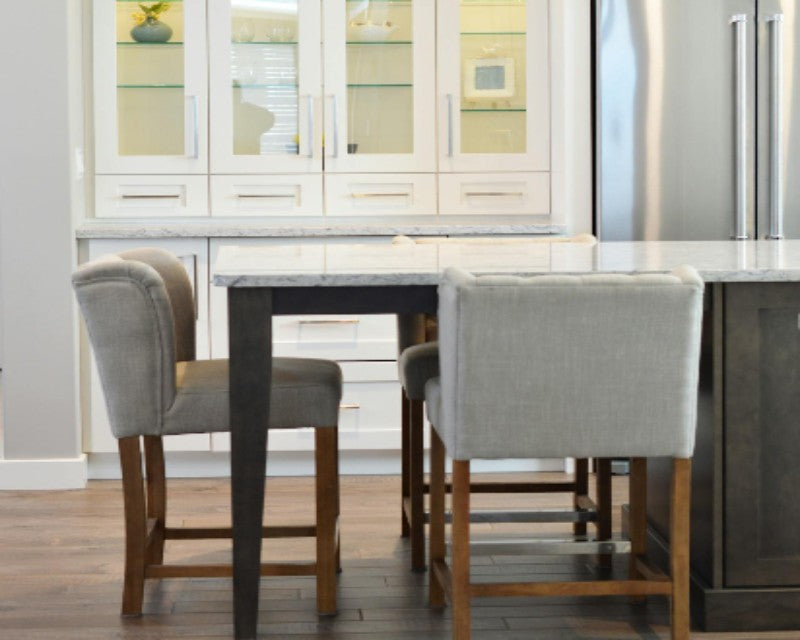 Como limpar corretamente as cadeiras de madeira?