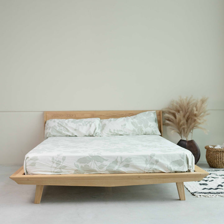 Cama de casal em carvalho maciço MALMO | VESKOR