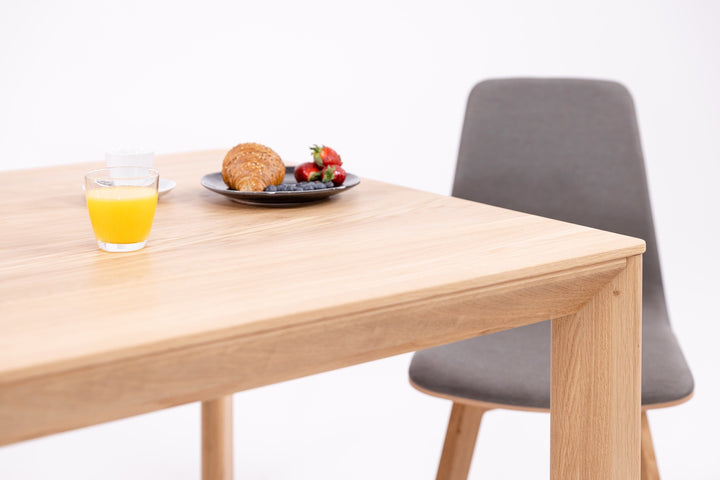 Mesa de jantar fixa de madeira maciça DITA | KARPIS