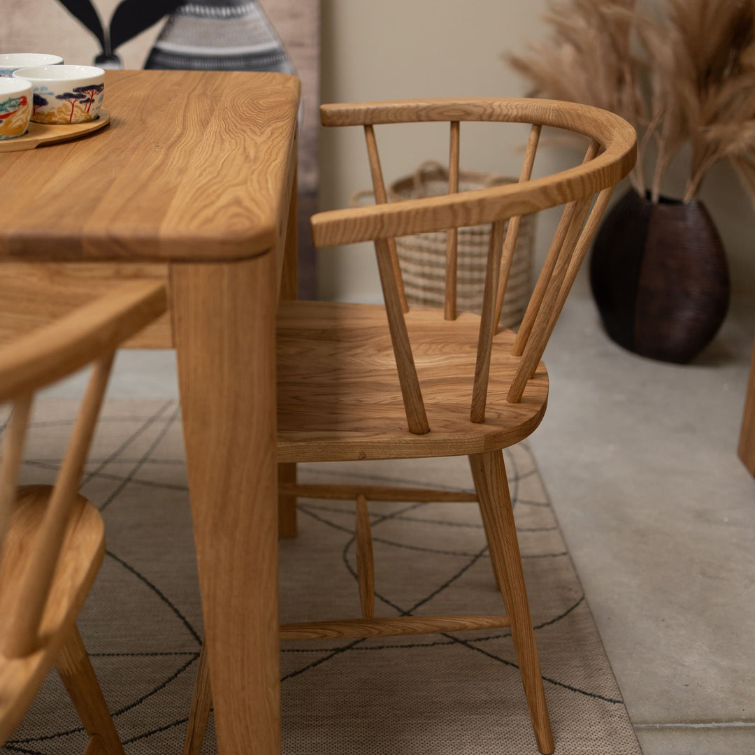 Veskor Cadeira em carvalho maciço da coleção Selma Mobiliário nórdico com um design moderno Mobel.Store