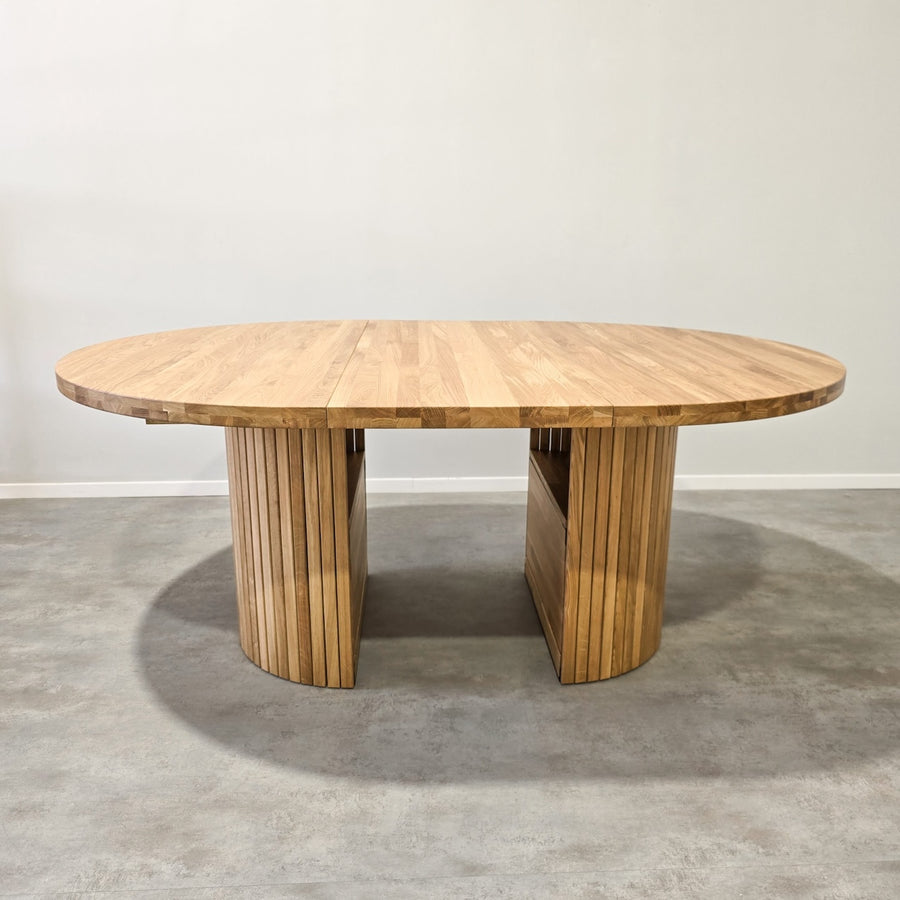 Mesa de jantar redonda extensível VESKOR em carvalho maciço ROMA 135-235 x 135 x 75 cm.