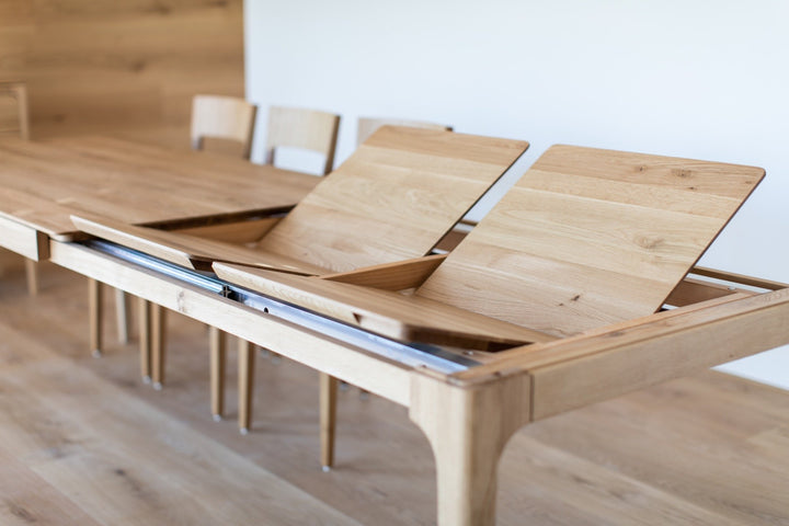 Mesa de jantar extensível em madeira maciça CREATIV | KARPIS