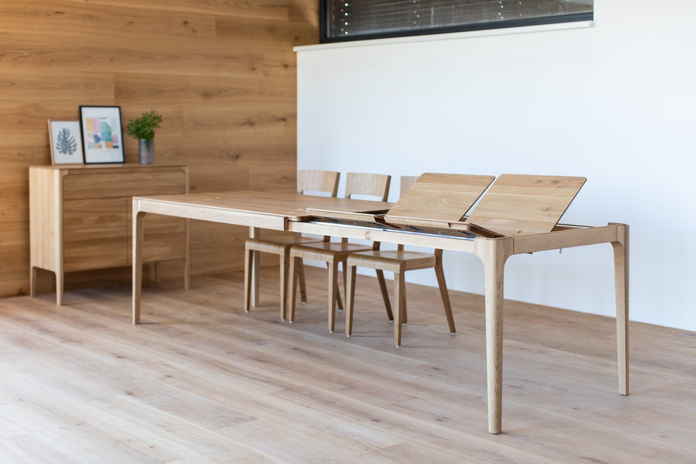 Mesa de jantar extensível em madeira maciça CREATIV | KARPIS