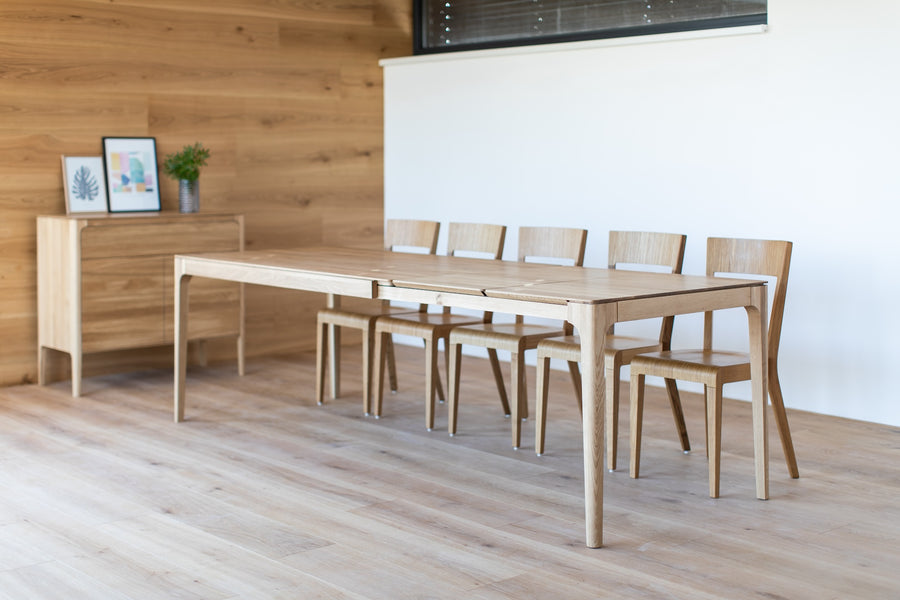 Mesa de jantar extensível em madeira maciça CREATIV | KARPIS