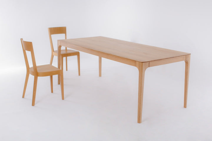 Mesa de jantar extensível em madeira maciça CREATIV | KARPIS