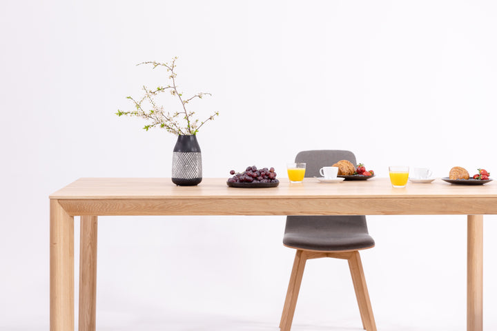 Mesa de jantar extensível de madeira maciça DITA | KARPIS