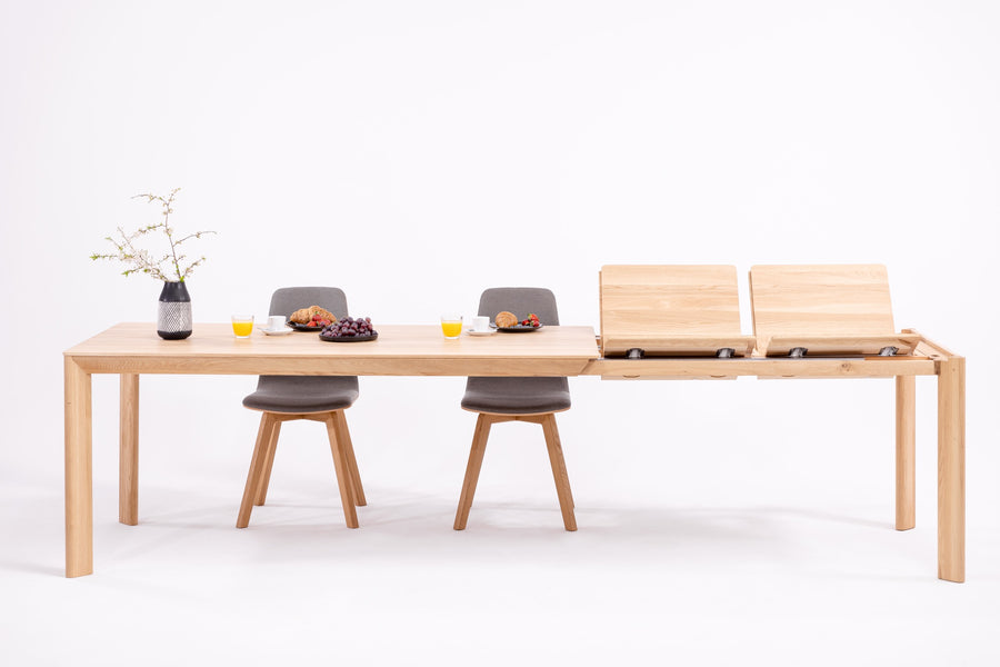 Mesa de jantar extensível de madeira maciça DITA | KARPIS