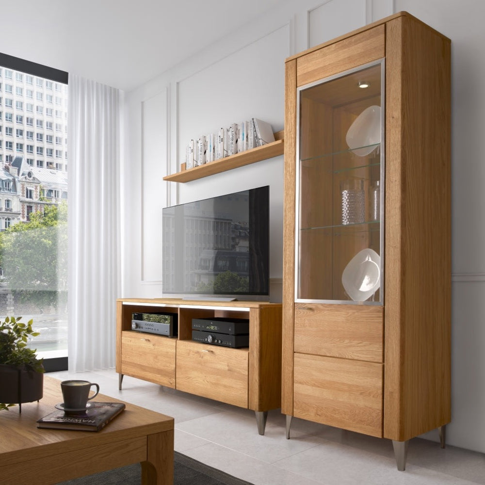 Móveis VESKOR em carvalho maciço da coleção Latina. Móveis nórdicos com um design moderno.